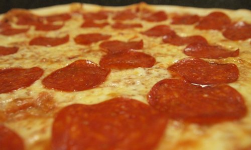 Getting married? Like pizza? Put it on your wish list of wedding gifts. (Photo via Pixabay.com)