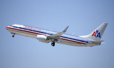 Boeing 737, American Airlines flight in the air