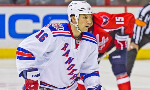 Ex-Rangers forward Sean Avery, 41, ends retirement, signs with
