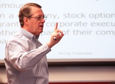 Jimmy Gentry presents during the 2012 Strictly Financials Seminar.