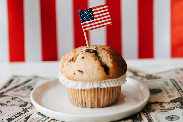 muffin on dollars with American flag for national pride